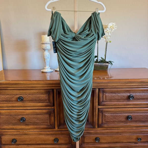 Norma Kamali Walter Midi Dress Green XL NWT Off Shoulder Ruched Elegant - Picture 5 of 9
